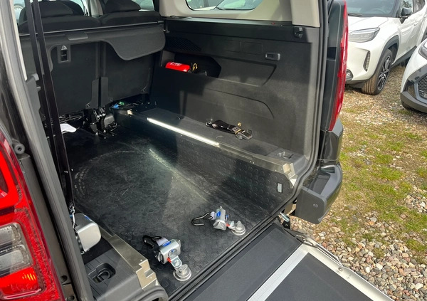 Toyota Proace City Verso cena 215900 przebieg: 5, rok produkcji 2023 z Maków Mazowiecki małe 301